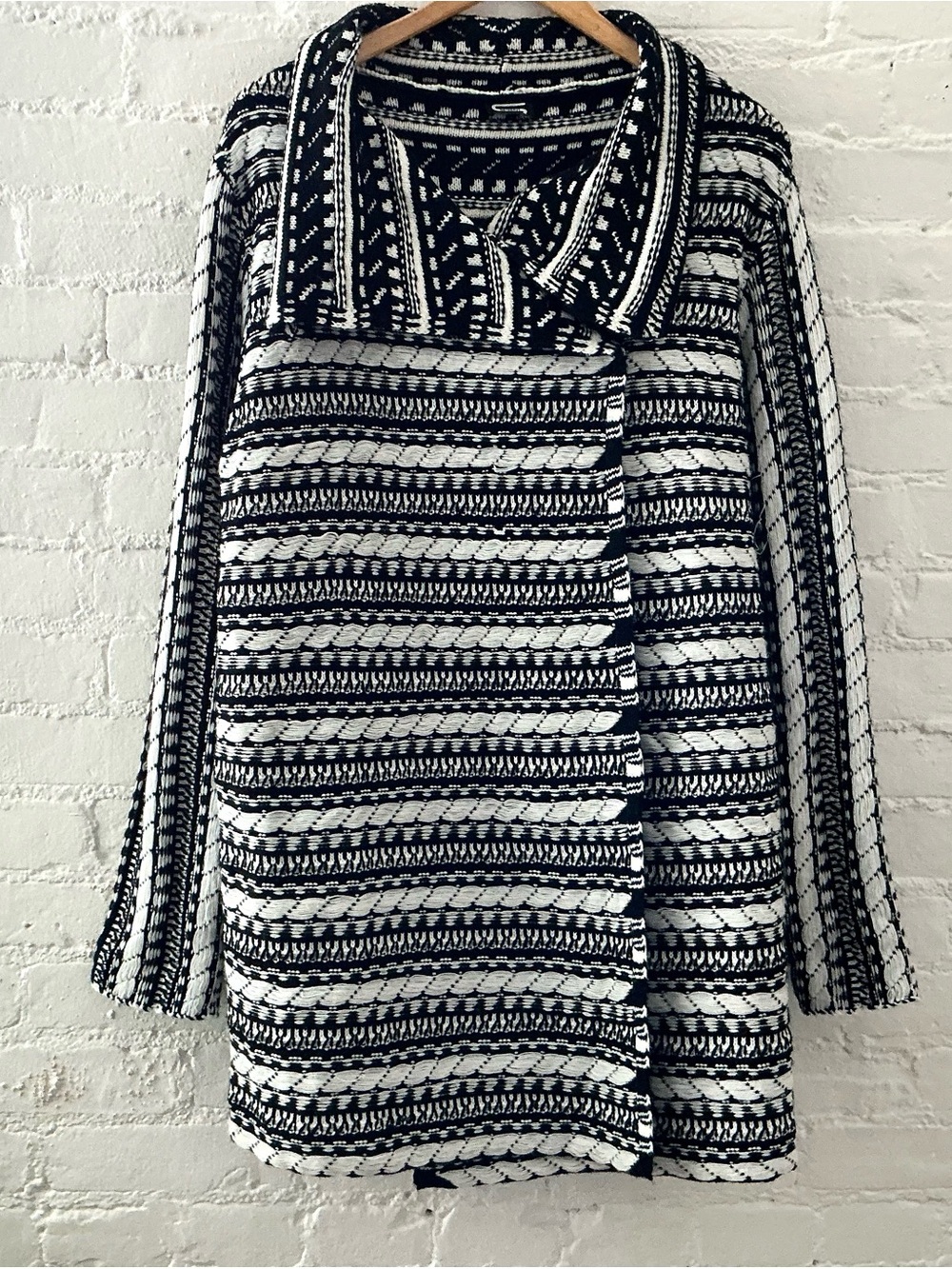Sioni Chunky Knit Black White Geometric Print Sweater Jacket Cozy Knit Layer L